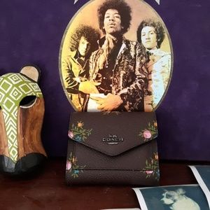 Coach wallet dainty floral snap